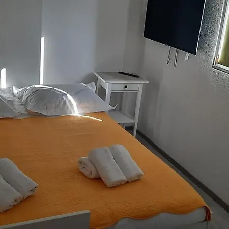 Mali Jakov Lägenhet Brela