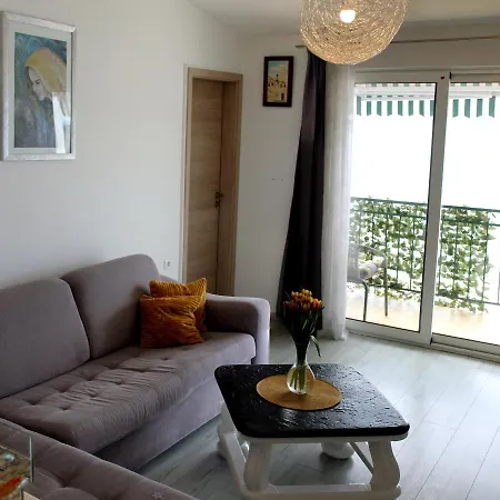 Mali Jakov Apartment *