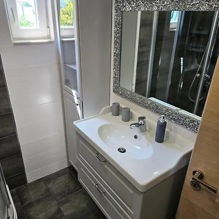 Apartment Mali Jakov *