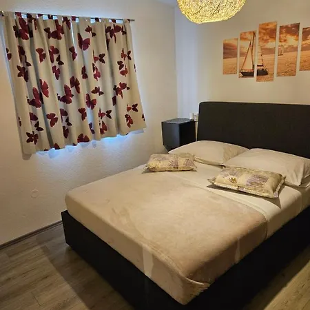 Mali Jakov Apartment *